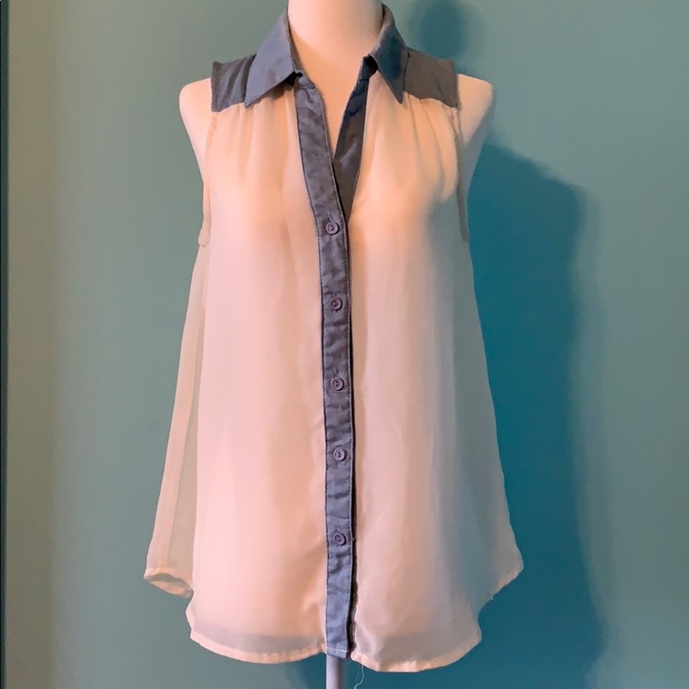 sleeveless button up shirt